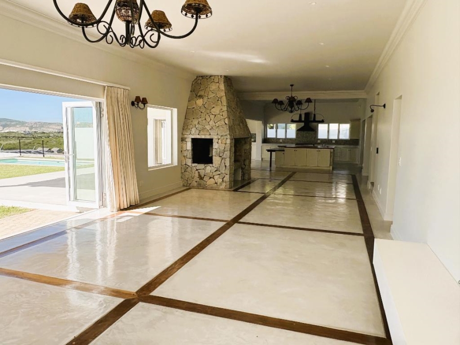 5 Bedroom Property for Sale in Whale Rock Western Cape